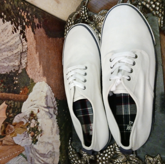 🛍👟H&M Man's White Canvas Sneakers Size 👟 9 U.S.A.,👕🩳A Fantastic Buy.📦 - Picture 3 of 16